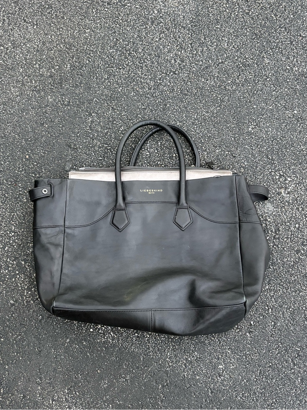 LIEBESKIND
Berlin purse bag 
Leather good condition